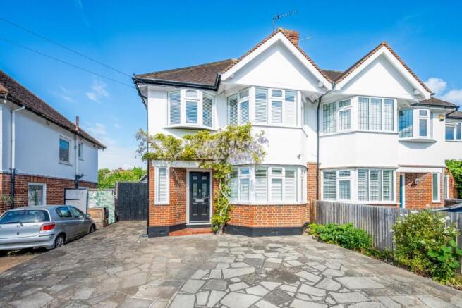 3 bed property, in Stoneleigh Park Road, £650,000