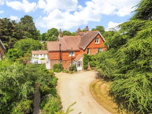 6 bed property, in The Avenue, £1,975,000