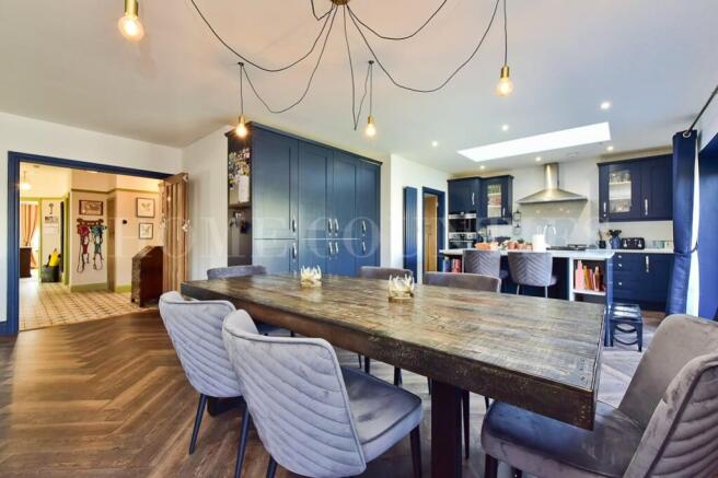 4 bed property, in Billy Lows Lane, £930,000