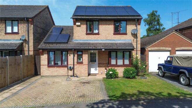 4 bed property, in Cavendish Gardens, £575,000