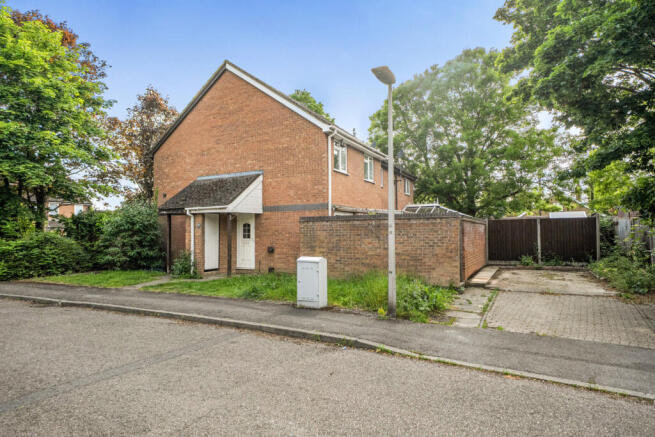 1 bed property, in Lindsey Road, £325,000