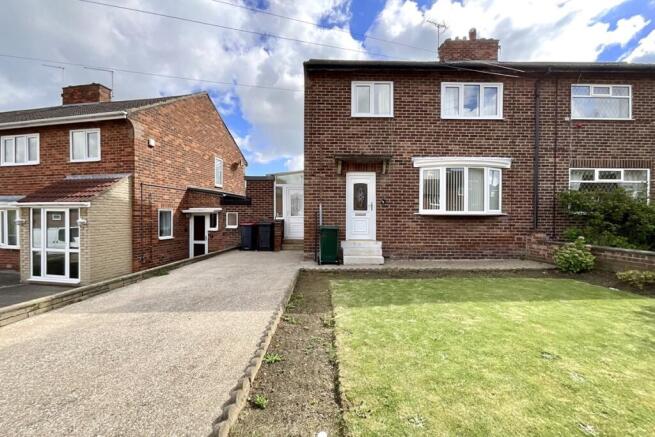 3 bed property, in Wesley Avenue, £180,000