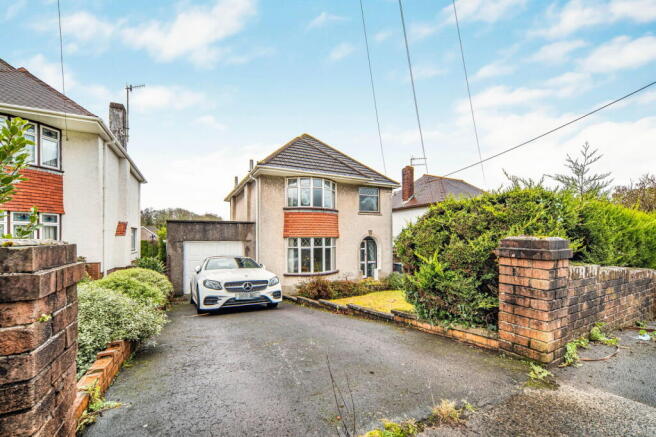 3 bed property, in Gilfach Road, £380,000