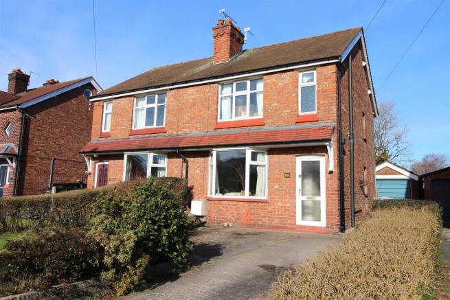 3 bed property, in Macclesfield Road, £310,000