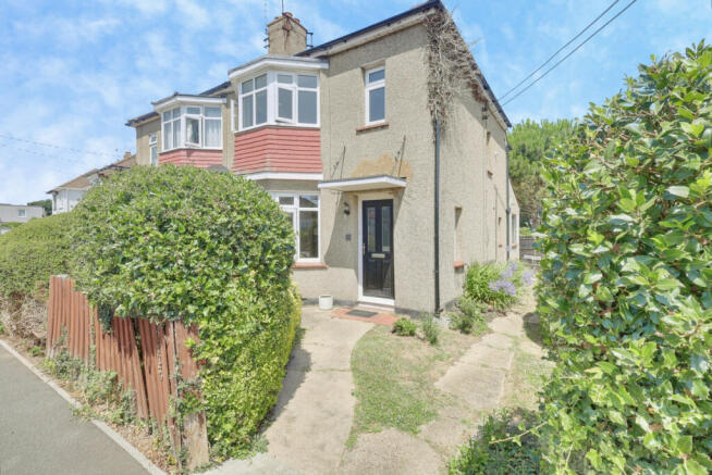 3 bed property, in Heather Drive, £375,000