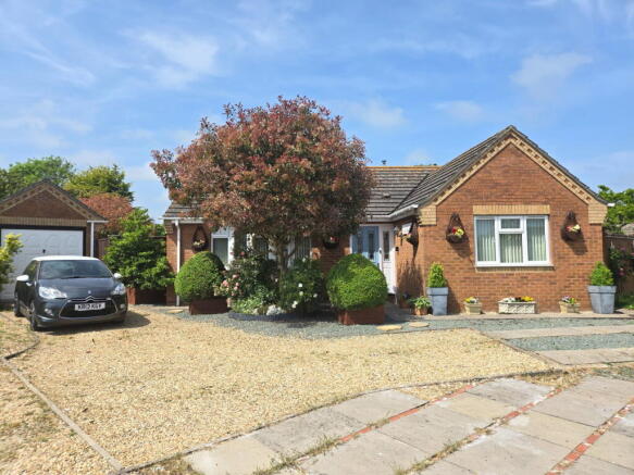 2 bed property, in Wilkinson Way, £220,000