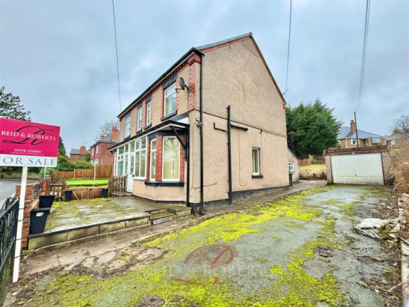 3 bed property, in Offa Street, £145,000