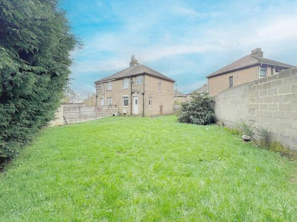 2 bed property, in Mandale Grove, £150,000