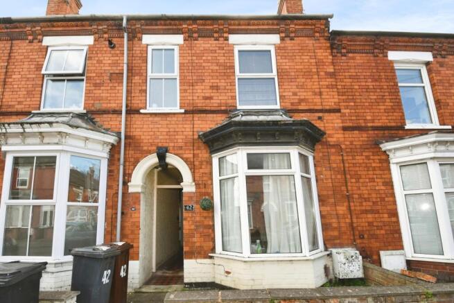 4 bed property, in Foster Street, £140,000