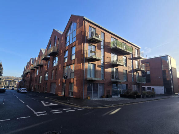 1 bed property, in Apartment 37, £70,000