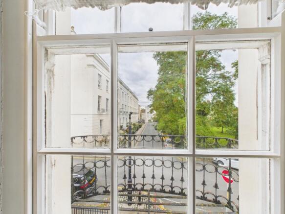 1 bed property, in Brunswick Square, £135,000