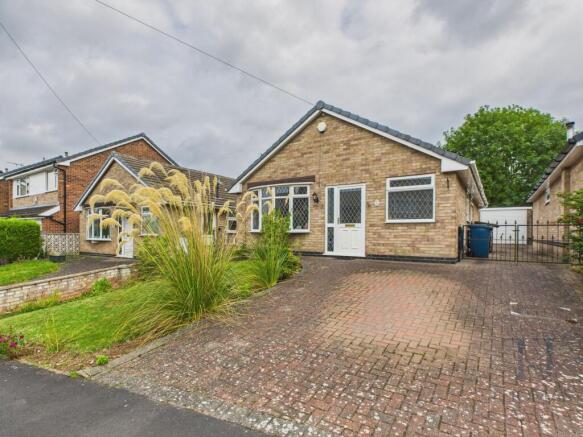 3 bed property, in Westway, £240,000