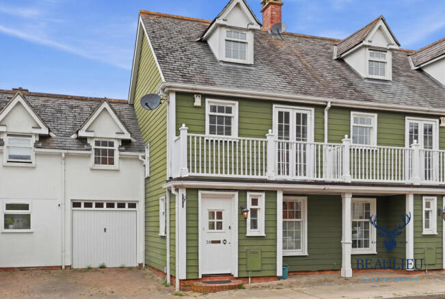 3 bed property, in Beaulieu Park CM1, £475,000