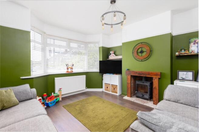 3 bed property, in Halstock Avenue, £385,000