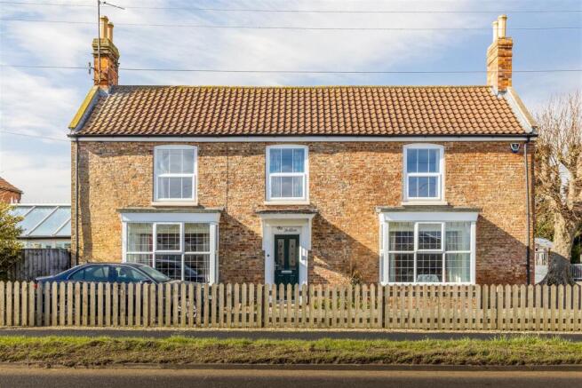 6 bed property, in Main Road, £399,000