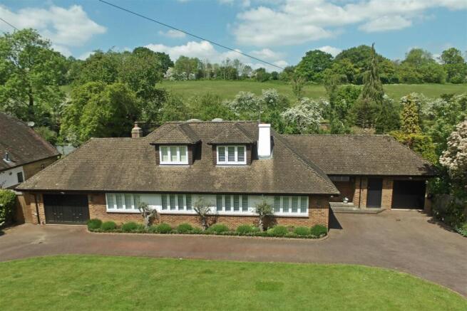 5 bed property, in Forest Drive, £1,300,000