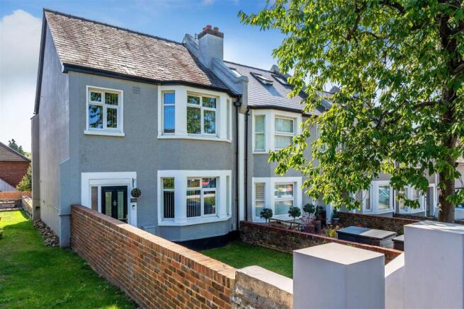 3 bed property, in KINGSTON ROAD, £549,950