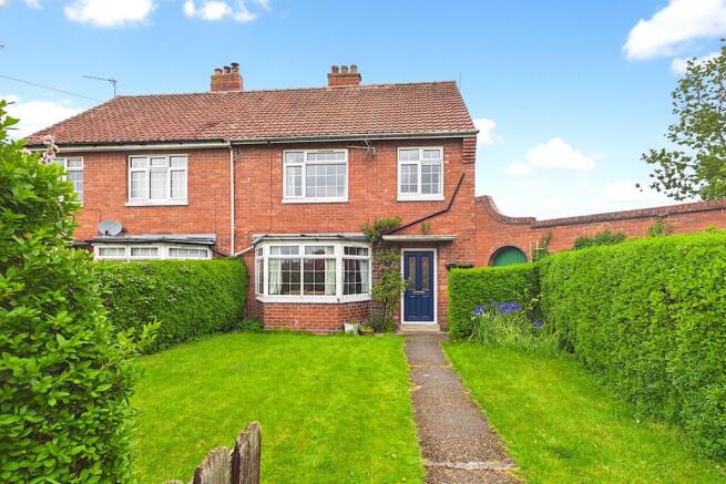 3 bed property, in Carlton Road Sutton On Derwent, £240,000