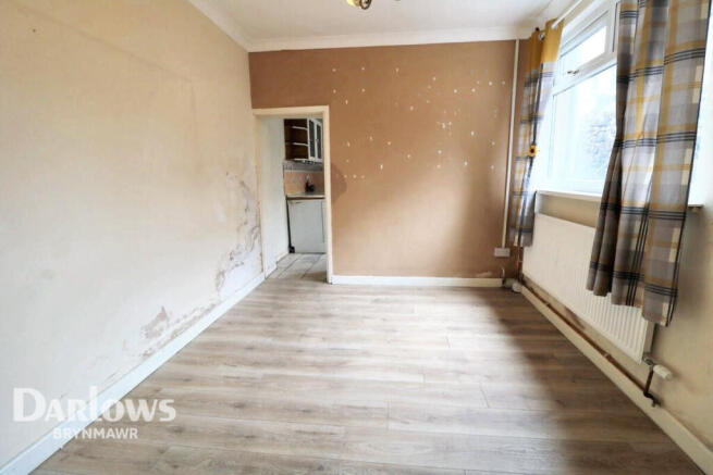 3 bed property, in Clynmawr Street, £110,000