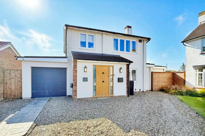 4 bed property, in Grenville Close, £700,000