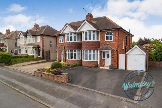 3 bed property, in Watercall Avenue, £450,000