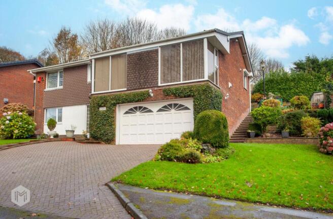 4 bed property, in Whins Crest, £550,000