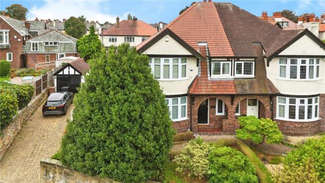 4 bed property, in Tollemache Road, £450,000