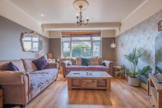 3 bed property, in Bourne Road, £600,000