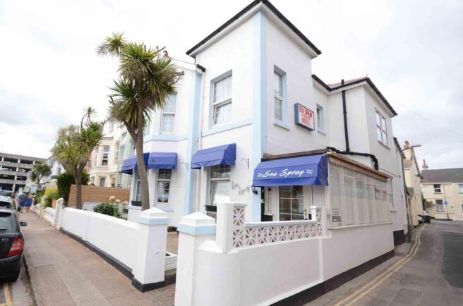 9 bed property, in Beach Road, £480,000