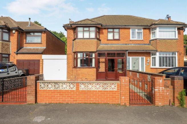 3 bed property, in Georgina Avenue, £180,000