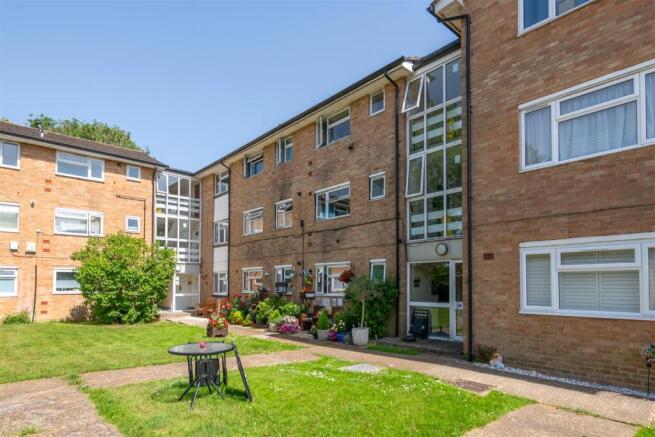 2 bed property, in Arundel House, £230,000