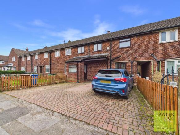 3 bed property, in Windsor Drive, £285,000