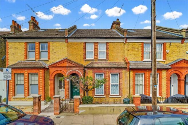 3 bed property, in Cheriton Square SW17, £1,200,000
