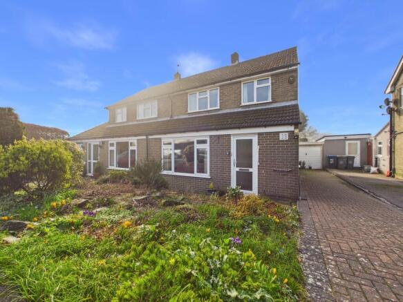 3 bed property, in Wolds Rise, £250,000