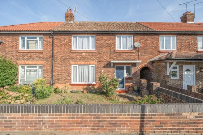 4 bed property, in Murray Road, £700,000