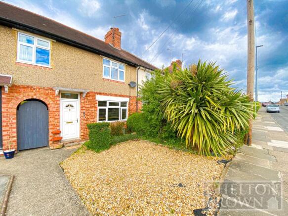 3 bed property, in Fullingdale Road, £215,000