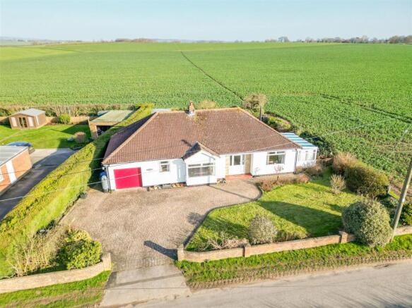3 bed property, in Main Street, £525,000