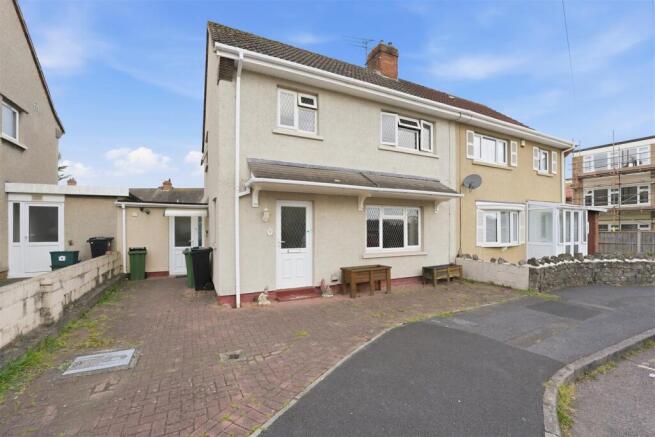 3 bed property, in Staple Grove, £350,000