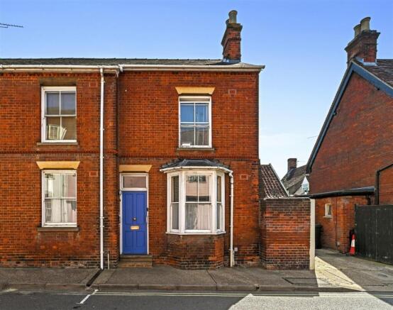 3 bed property, in Whiting Street, £375,000