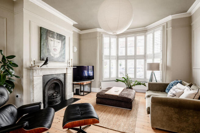 4 bed property, in Ardgowan Road, £825,000