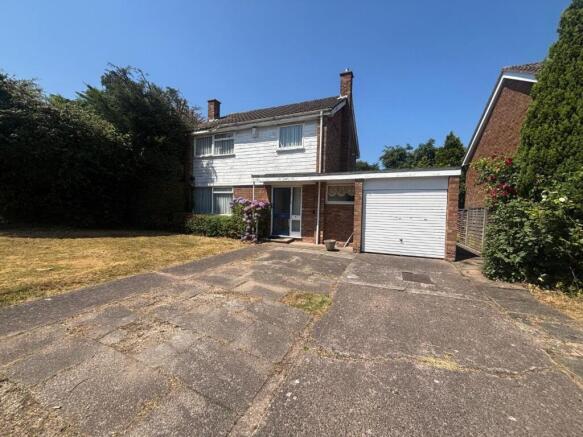 3 bed property, in Sir Richards Drive, £450,000