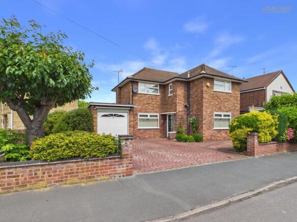3 bed property, in Francis Gardens, £349,995