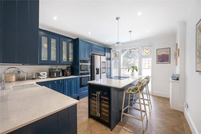 3 bed property, in Wandsworth Bridge Road, £1,150,000