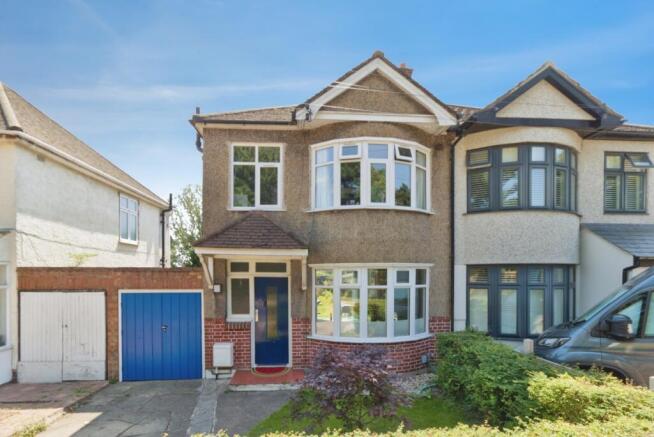 3 bed property, in Camdale Road, £510,000