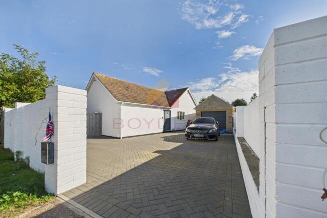 4 bed property, in Dumont Avenue, £475,000
