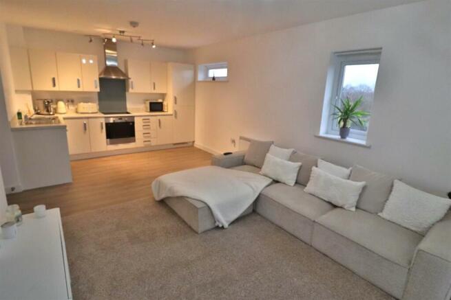 2 bed property, in Verdon Court, £145,000