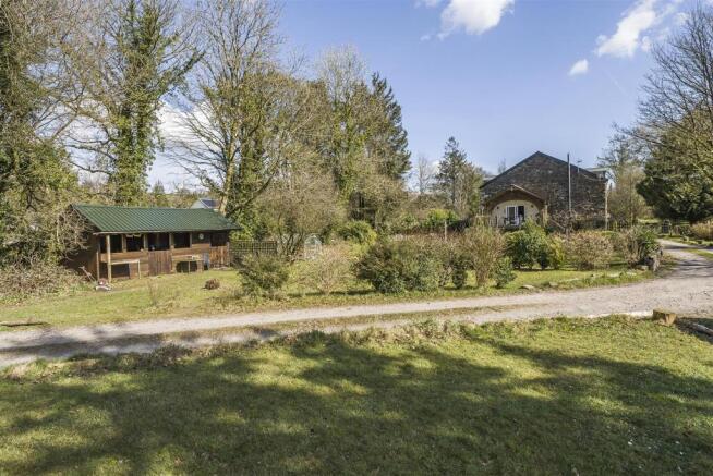 3 bed property, in East Anstey, £595,000