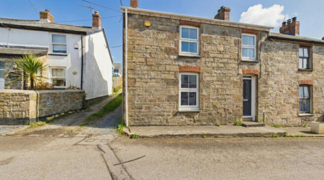 3 bed property, in Fore Street, £295,000