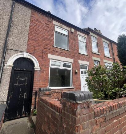 2 bed property, in Holbrook Street, £115,000