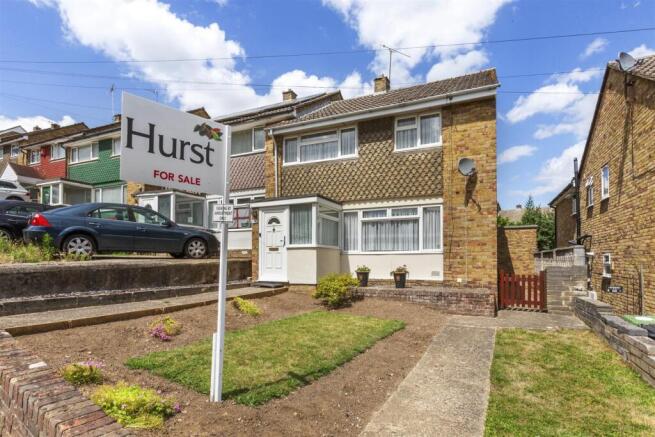 3 bed property, in Horsenden Road, £400,000